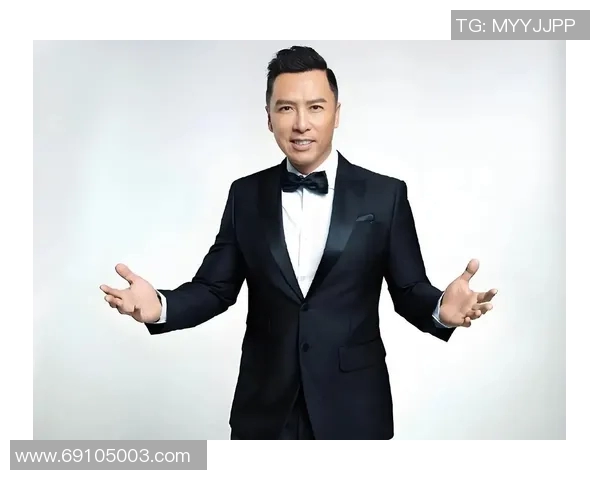 现役足坛老将星光熠熠坚守赛场再现传奇风采